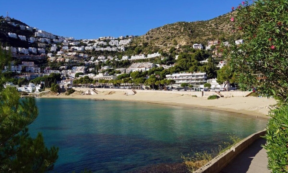 Almadraba-Canyelles Apartment | Santa Barbara - Three Bedroom Apartment, Sleeps 6