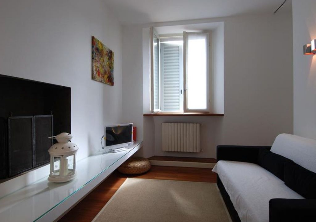 Porta Volta Apartment | Sarpi apartment in Porta Garibaldi with WiFi & lift.