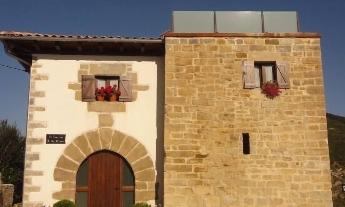 Urraul Bajo Cottage | Self catering El Torreón de la Bruna for 16 people