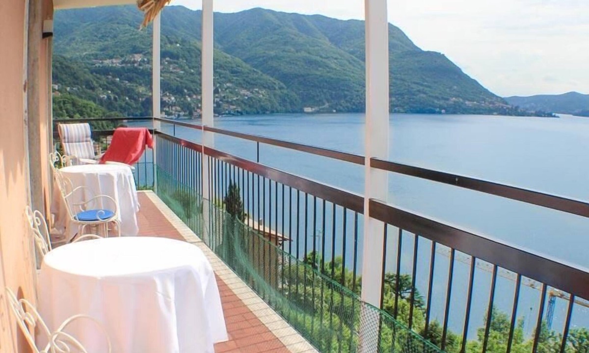 Pognana Lario Apartment | Sonia Musica Aperol Holiday Apartment with Lake View