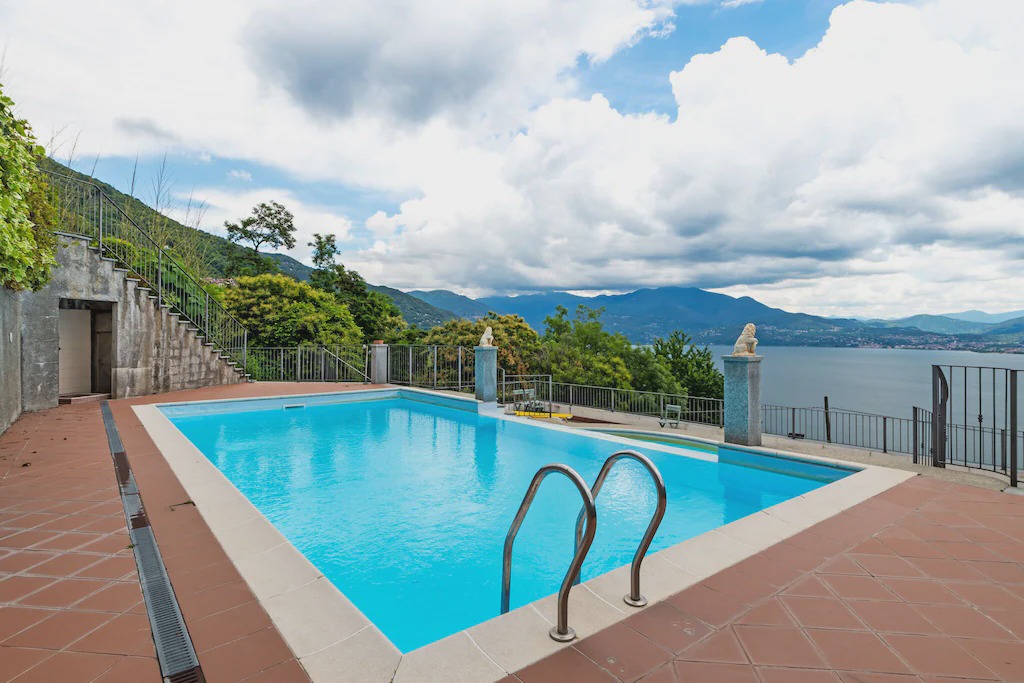 Oggebbio Apartment | Spacious Apartment in Rancone with Lake View