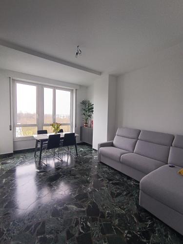 Rondo - Torretta House | STANZA matrimoniale metro M5 - Bignami, Carroponte