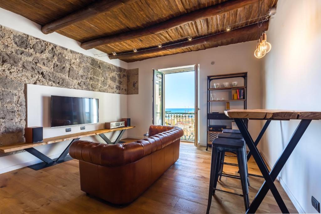 La Minerva | Historical Downtown Salerno