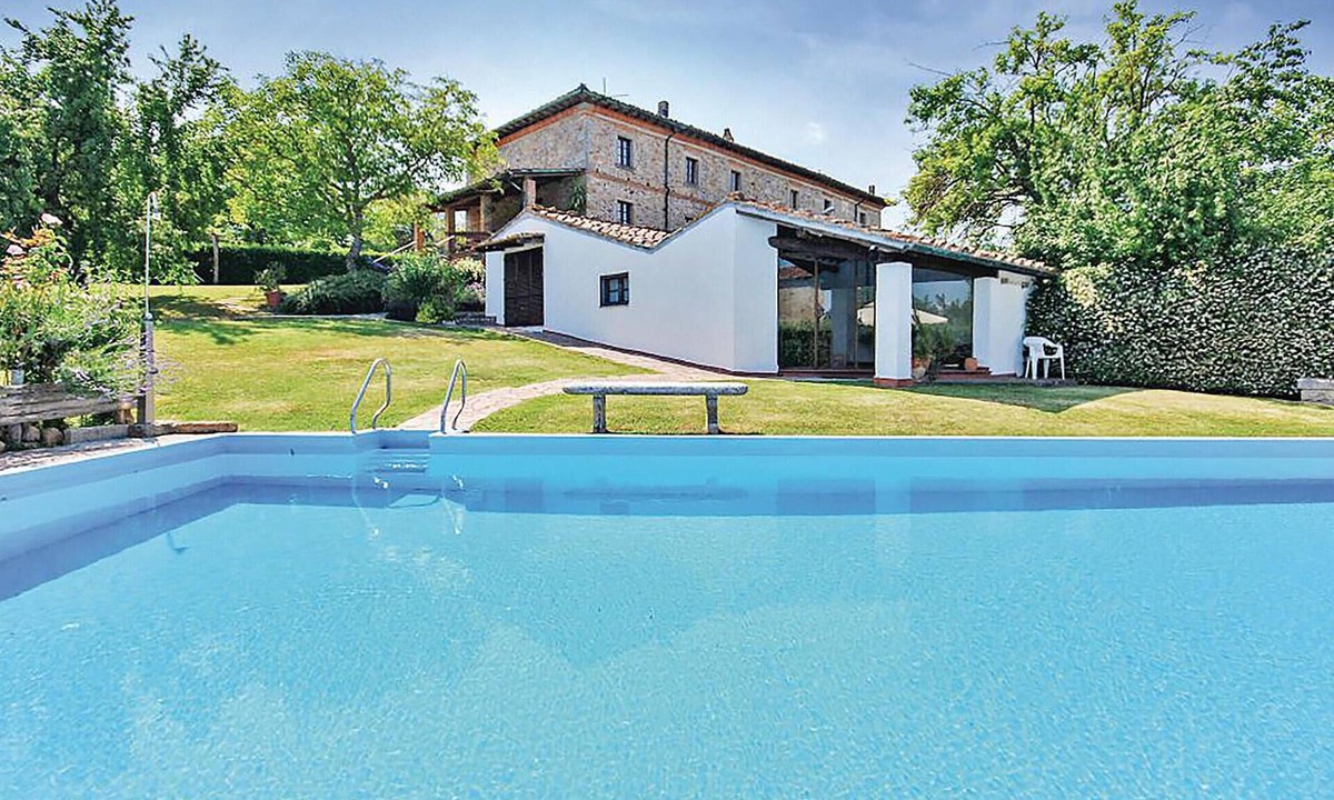 Scalvaia House | Stunning home in Monticiano with WiFi