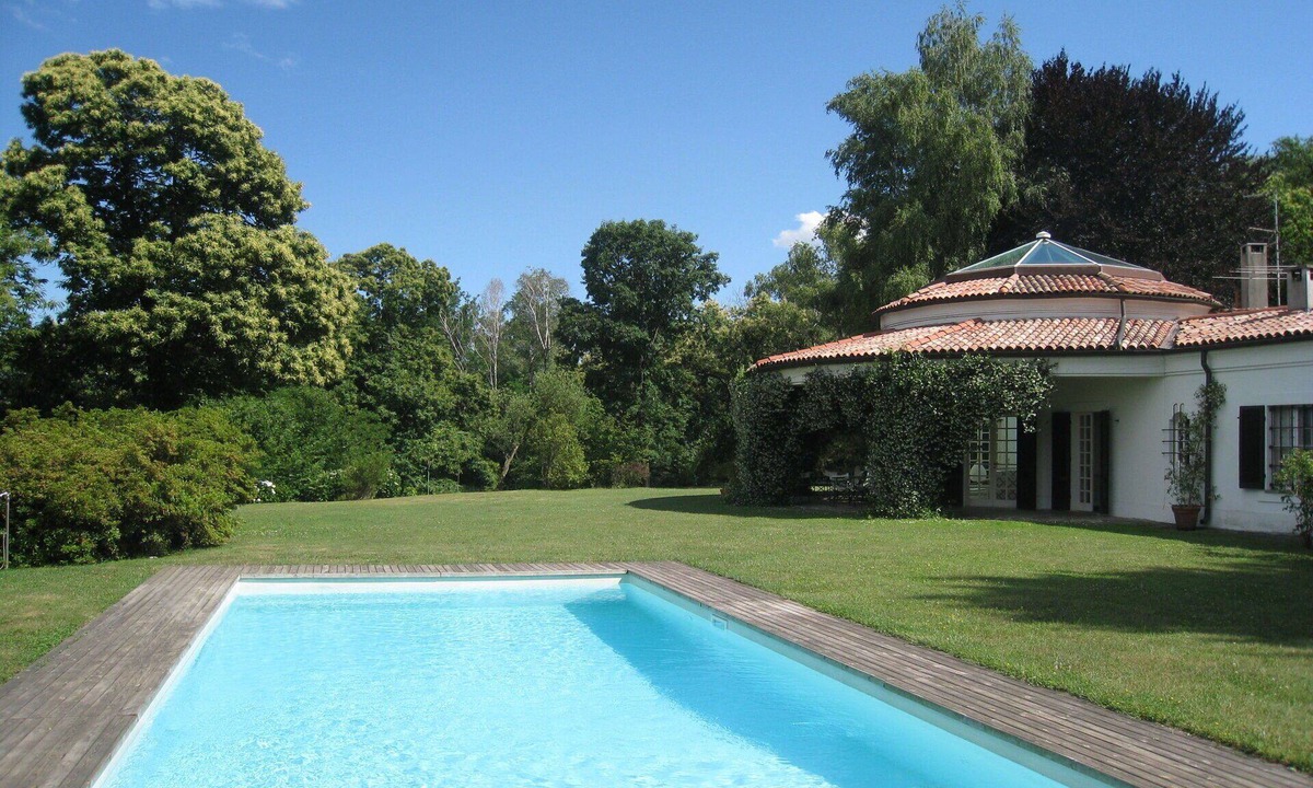 Dormelletto Villa | Stunning private villa for 12 people with private pool, WIFI, TV and patio