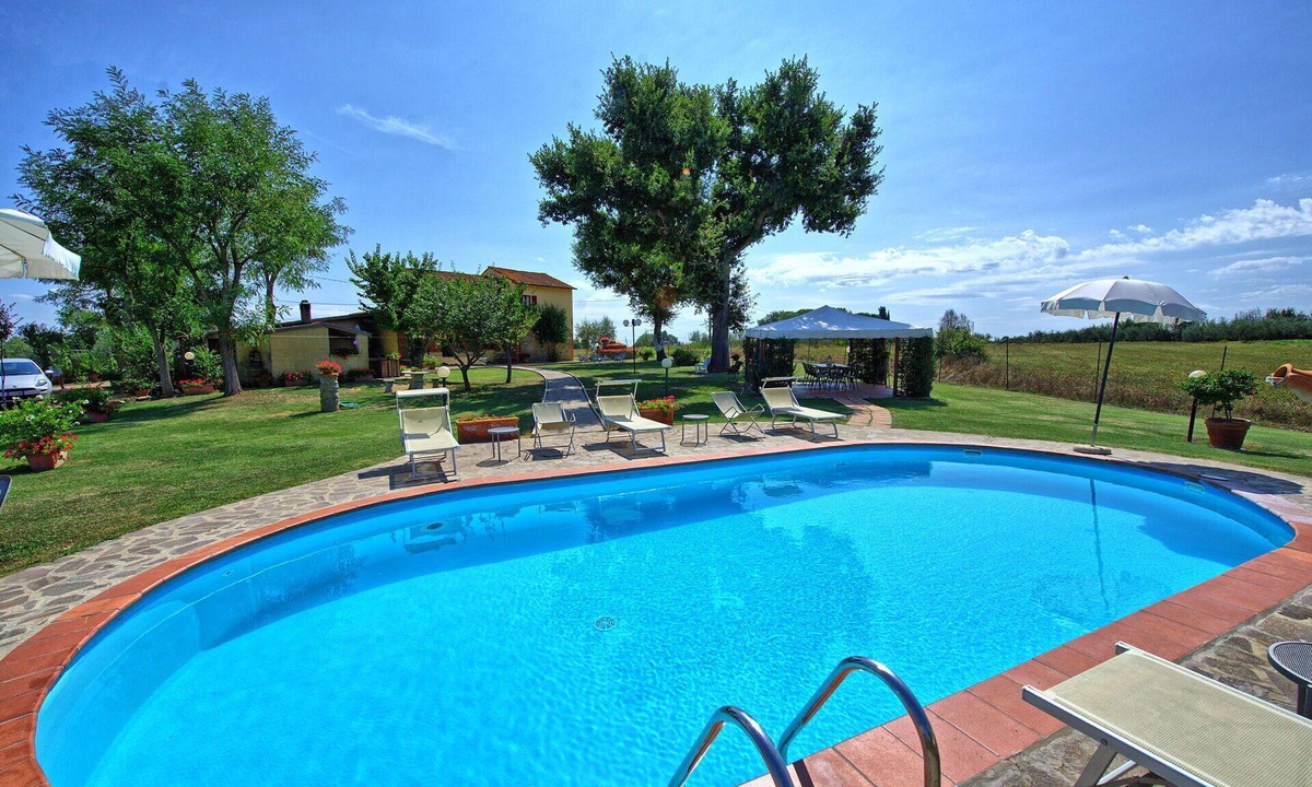 Le Piazze Villa | Stunning private villa with private pool, WIFI, TV, pets allowed and panoramic view, close to Ar.