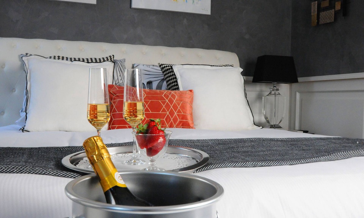 Rione IV Campo Marzio Apartment | Suite Spagna 29 Luxury Apartment Spanish staircase
