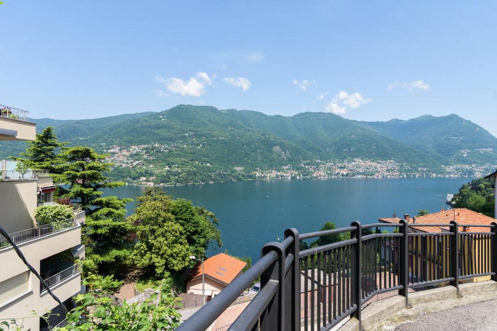 Blevio Apartment | Sunset Lake View - by MyHomeInComo