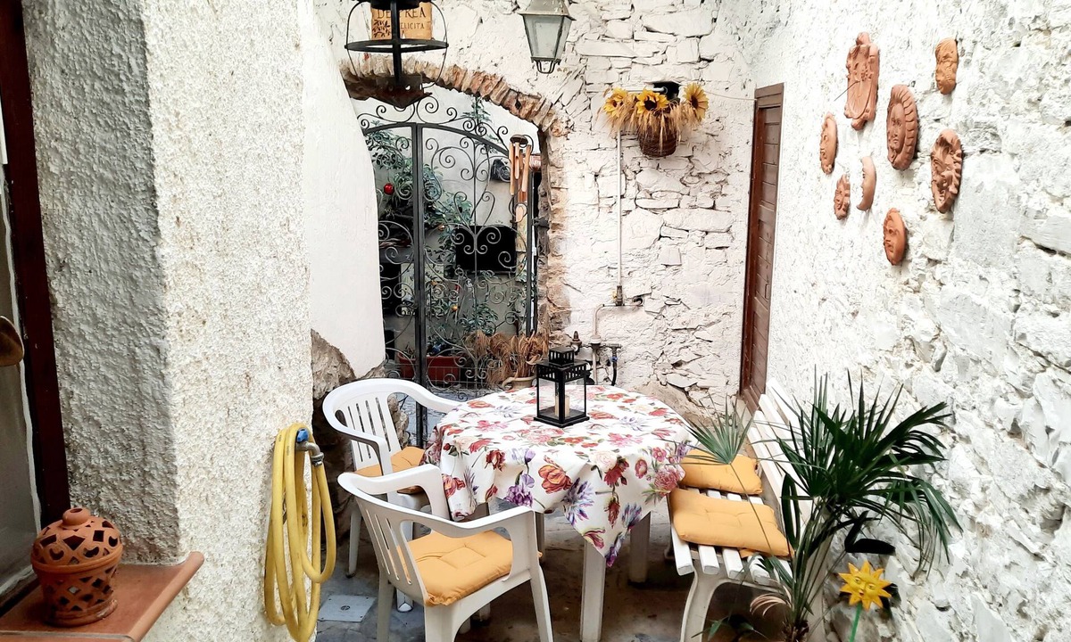 Terzorio Apartment | 'TASTE OF LIGURIA' in Antico Borgo near the sea