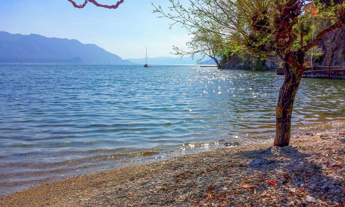 Cannobio House | Tastefully furnished 3½-room house with private lake access