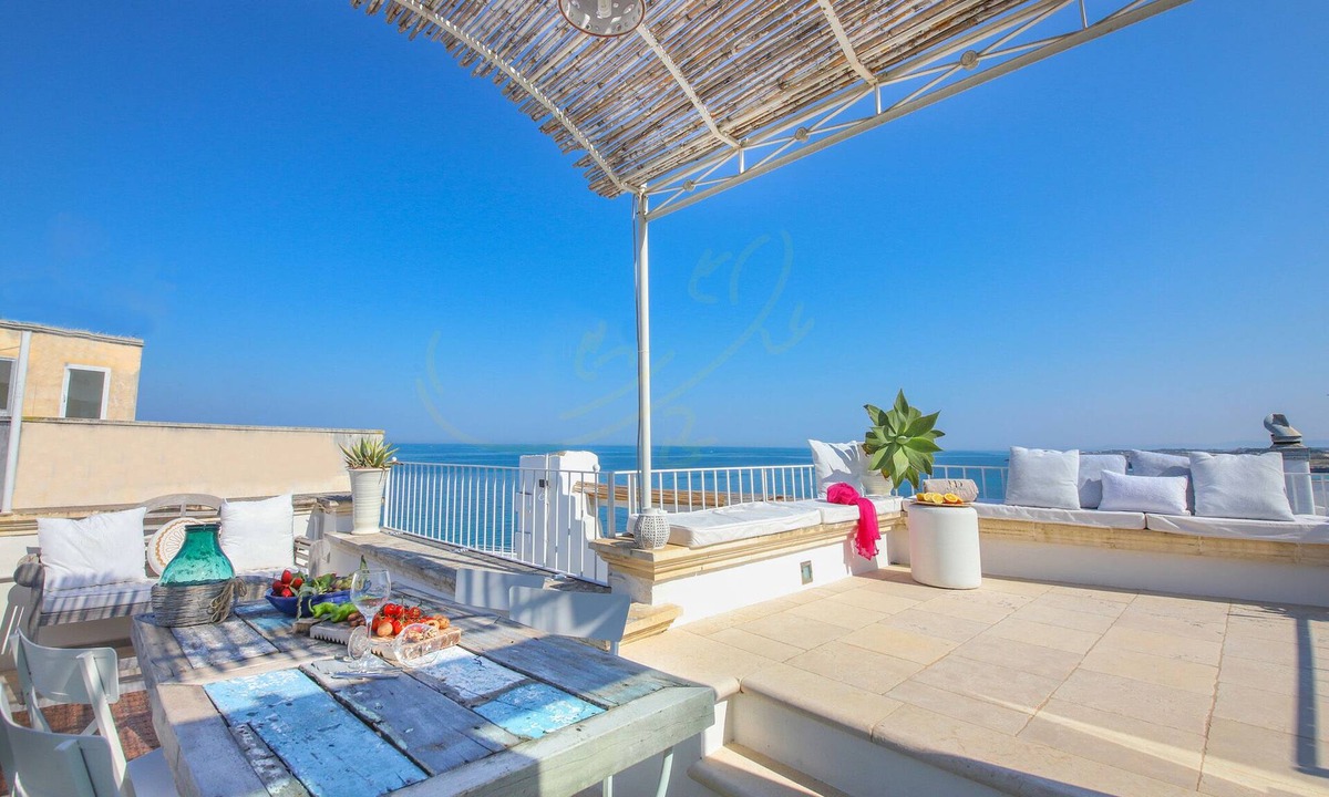 Centro Storico Apartment | TD Dimora Arcadia with Breathtaking Sea View