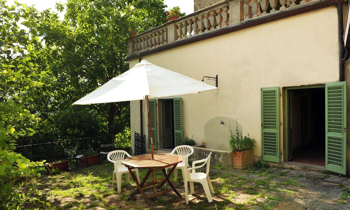 Londa House | The Farmhouse of Caiano between nature, culture and swimming pool