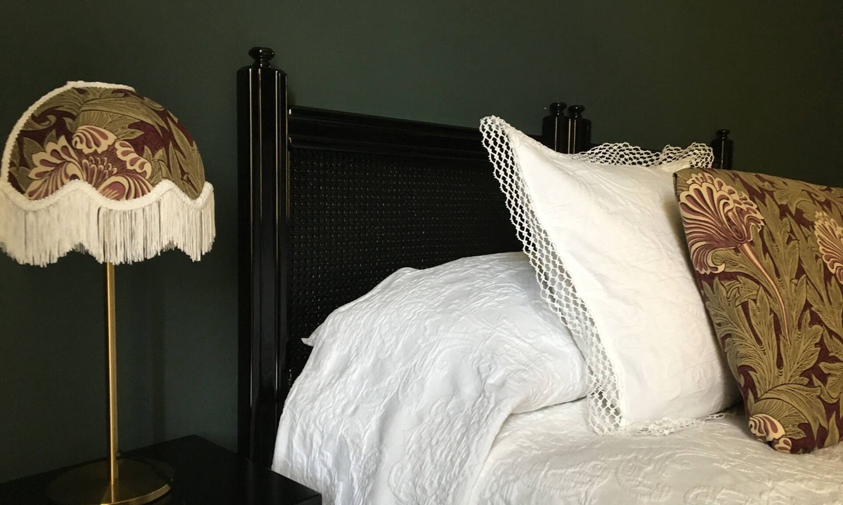 Historical Downtown Salerno House | The Place - The Corner Suite. Cooking class available on demand