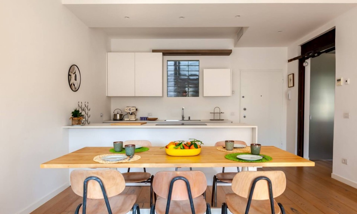 Historic Centre Apartment | The Two Lions @Lords' Square.