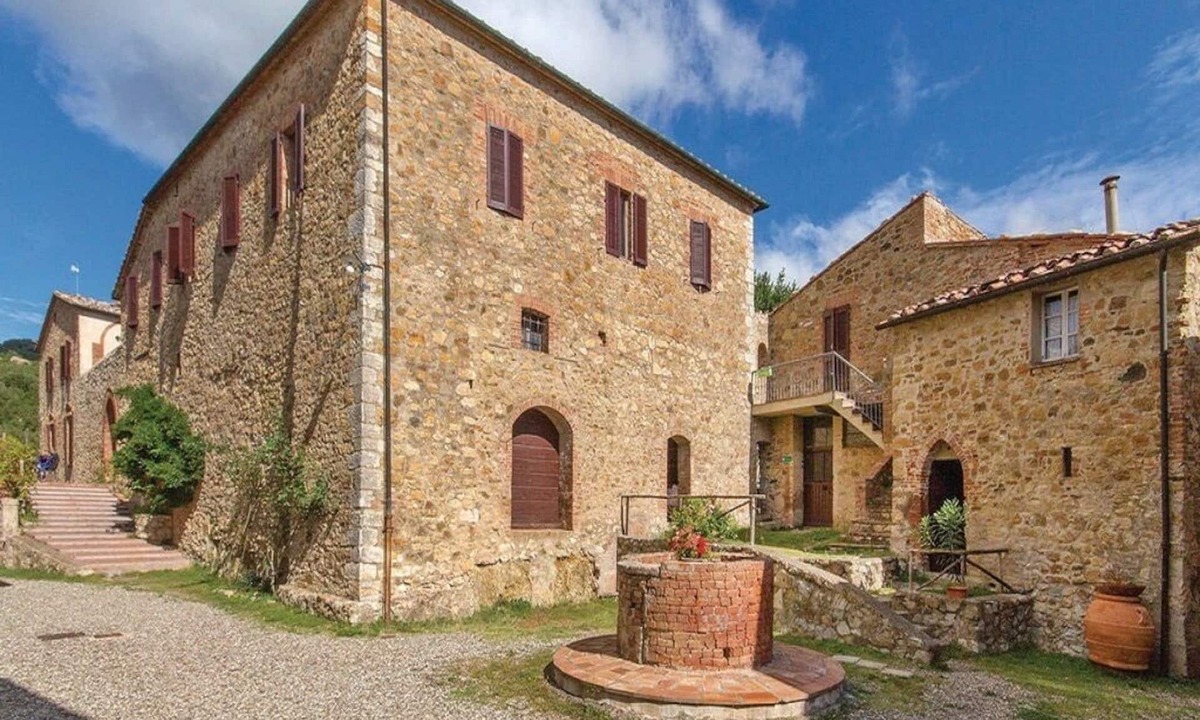Borgo Fattoria Tenuta Il Santo Monticiano Siena | Santo