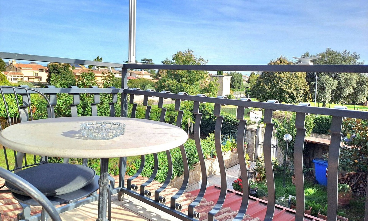 Lake Bracciano Apartment | To complete
