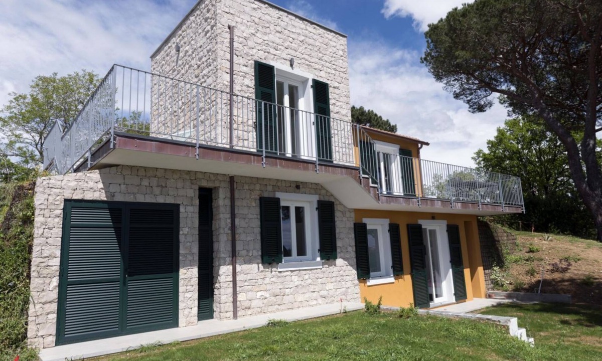 Pugliola House | "Torretta": Sea View, Terraces, Pool, Tennis, AC + private parking in Lerici!