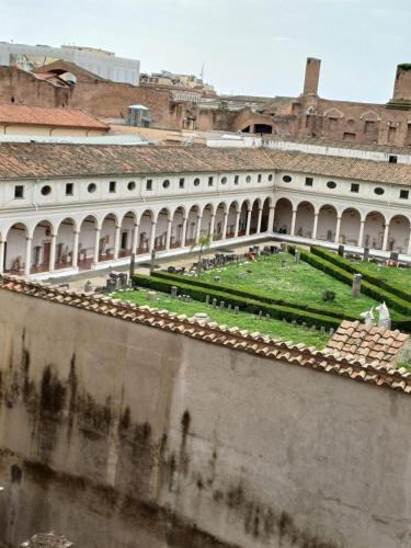 Rione XVIII Castro Pretorio House | TRIPLE big room AMAZING VIEW, for two o three person, in CENTER of ROME