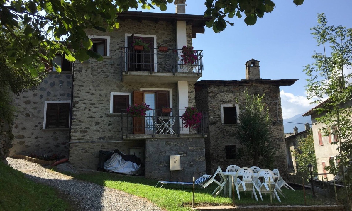 Valtellina Apartment | Two-room vacation immersed in the nature of Valtellina