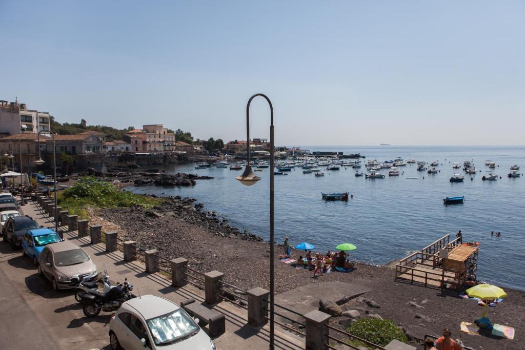 Capo Mulini Bed & Breakfast | Un tuffo nella baia di Capomulini