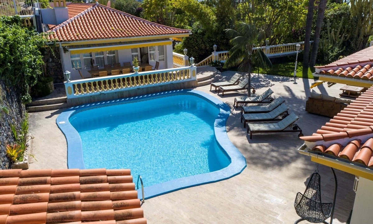 Las Cuevas Villa | Unique property with 2 villas, tennis court & heated swimming pool - ALL PRIVATE