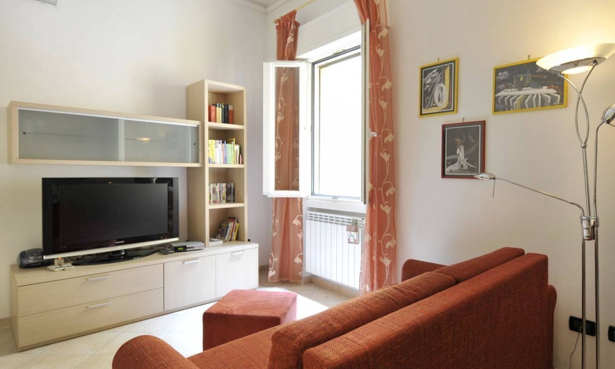 Historic Center Apartment | UR-NEST San Felice, Modern and comfortable one bedroom apartment