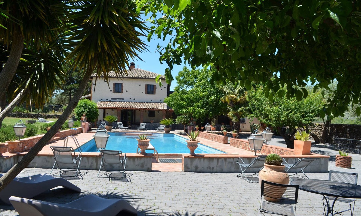 Randazzo House | Vacation home VillaVeda with pool and two suites etna national park