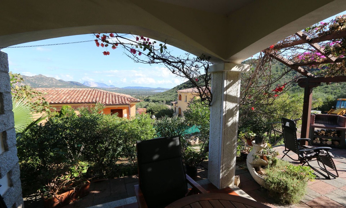 Lu Lioni House | Vacation home with water bed, in a panoramic location on the isle Tavolara
