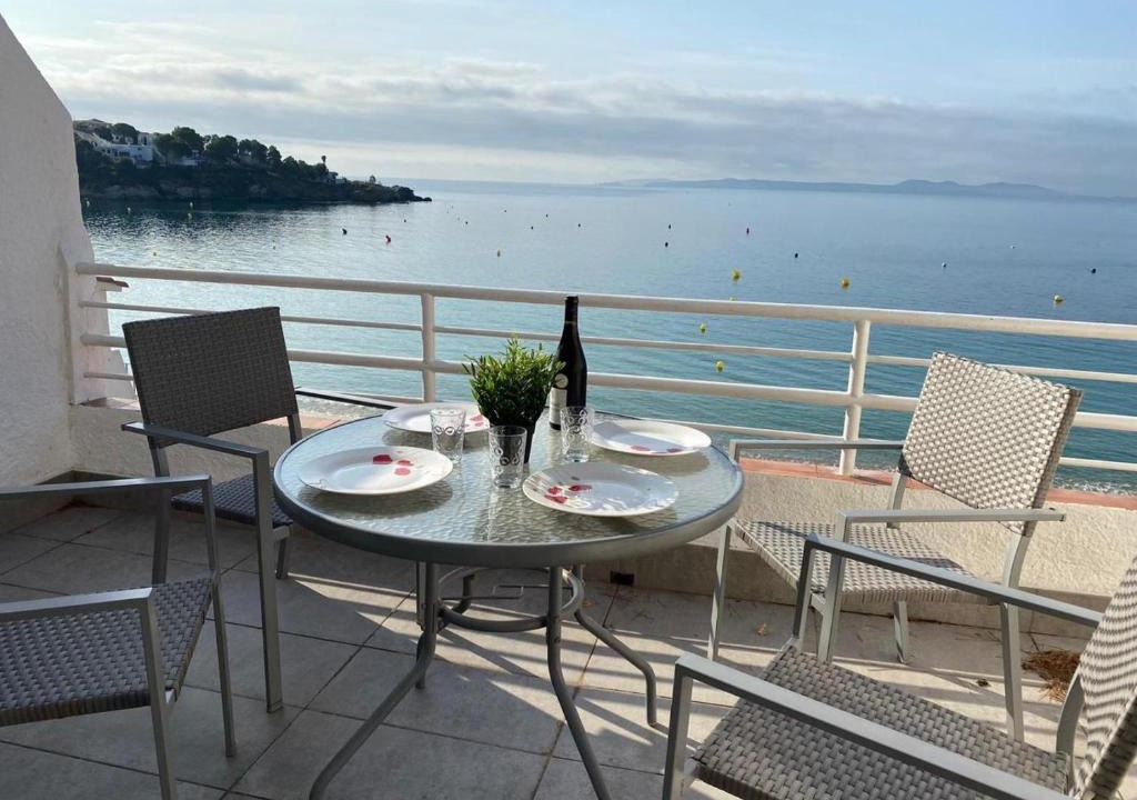Almadraba-Canyelles Apartment | Verones 2b