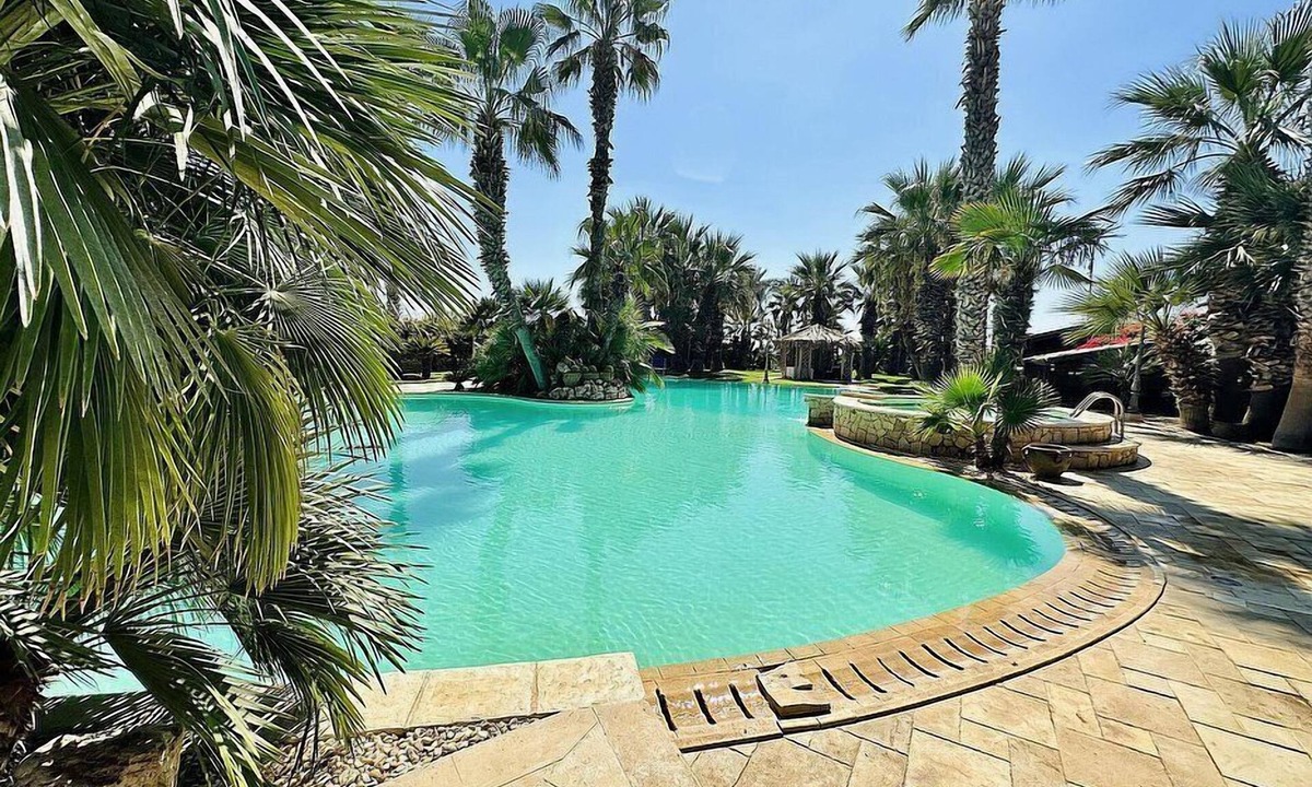 Donnalucata Villa | Villa Adelaide: A welcoming two-story villa situated at a few steps from a sandy beach, with Free WI-FI.