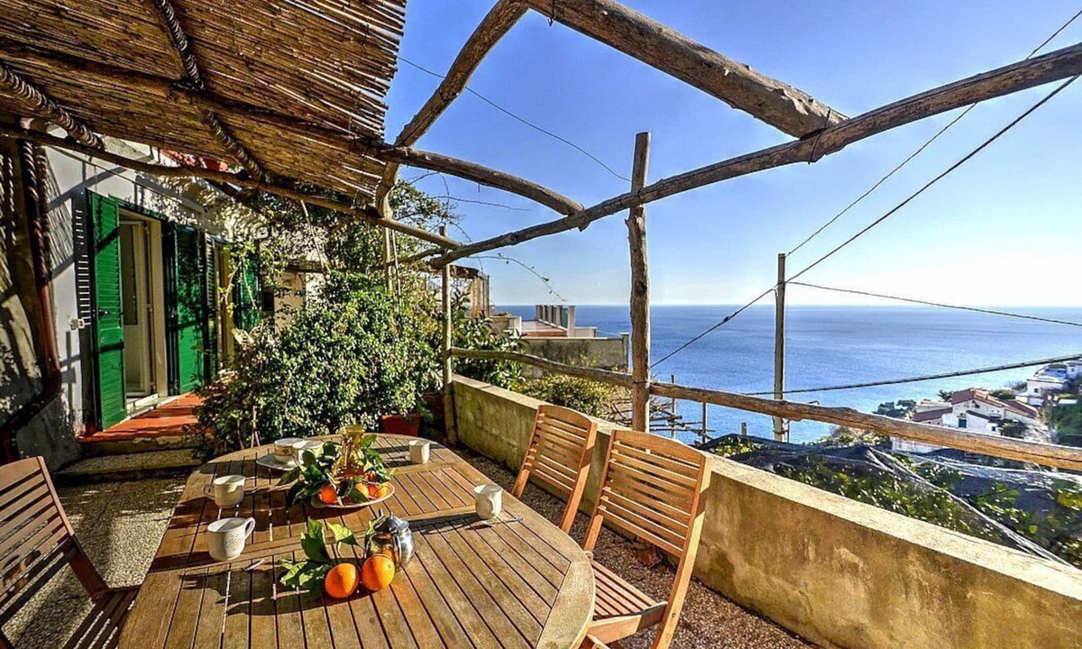 Pogerola House | Villa Arcangela B: A characteristic and welcoming two-story independent house which faces the sun and the sea, with Free WI-FI.