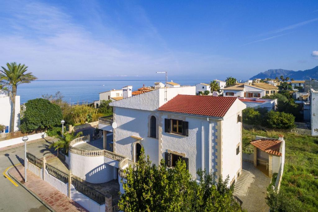 Urbanizacion S'Estanyol Villa | Villa Can Auba Only Families