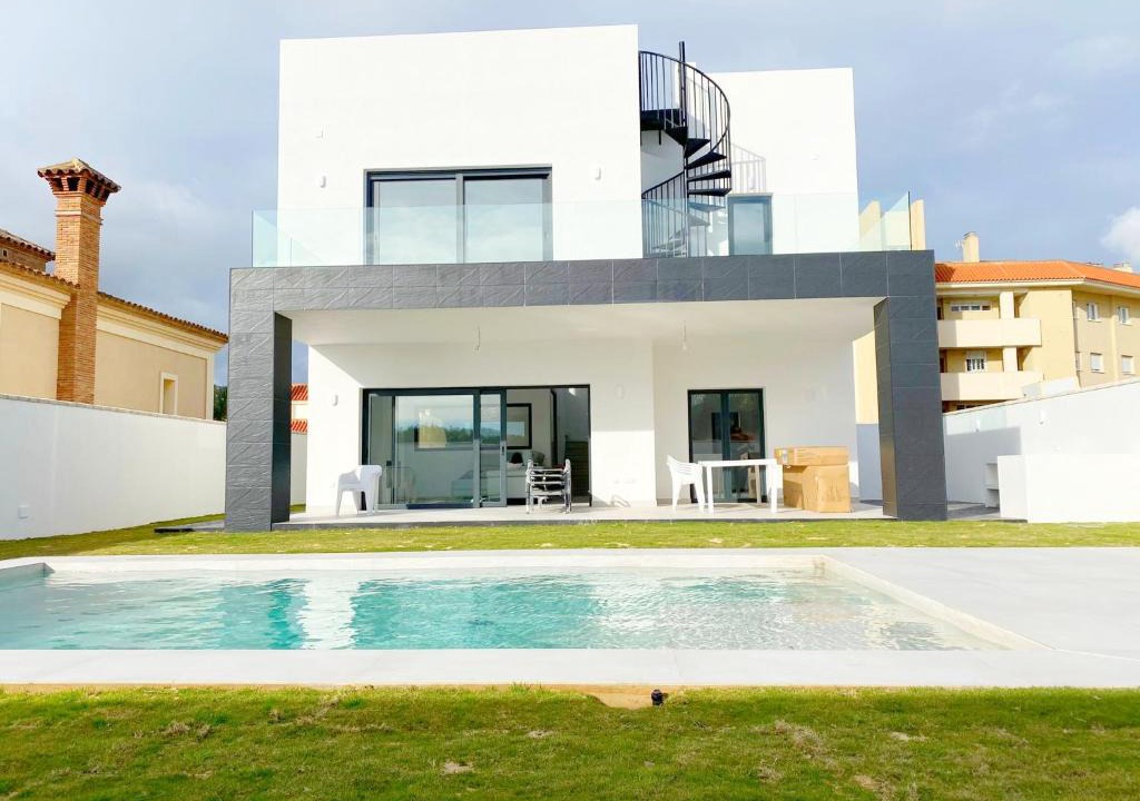 La Linea de la Concepcion Villa | Villa de Lujo en Santa Margarita