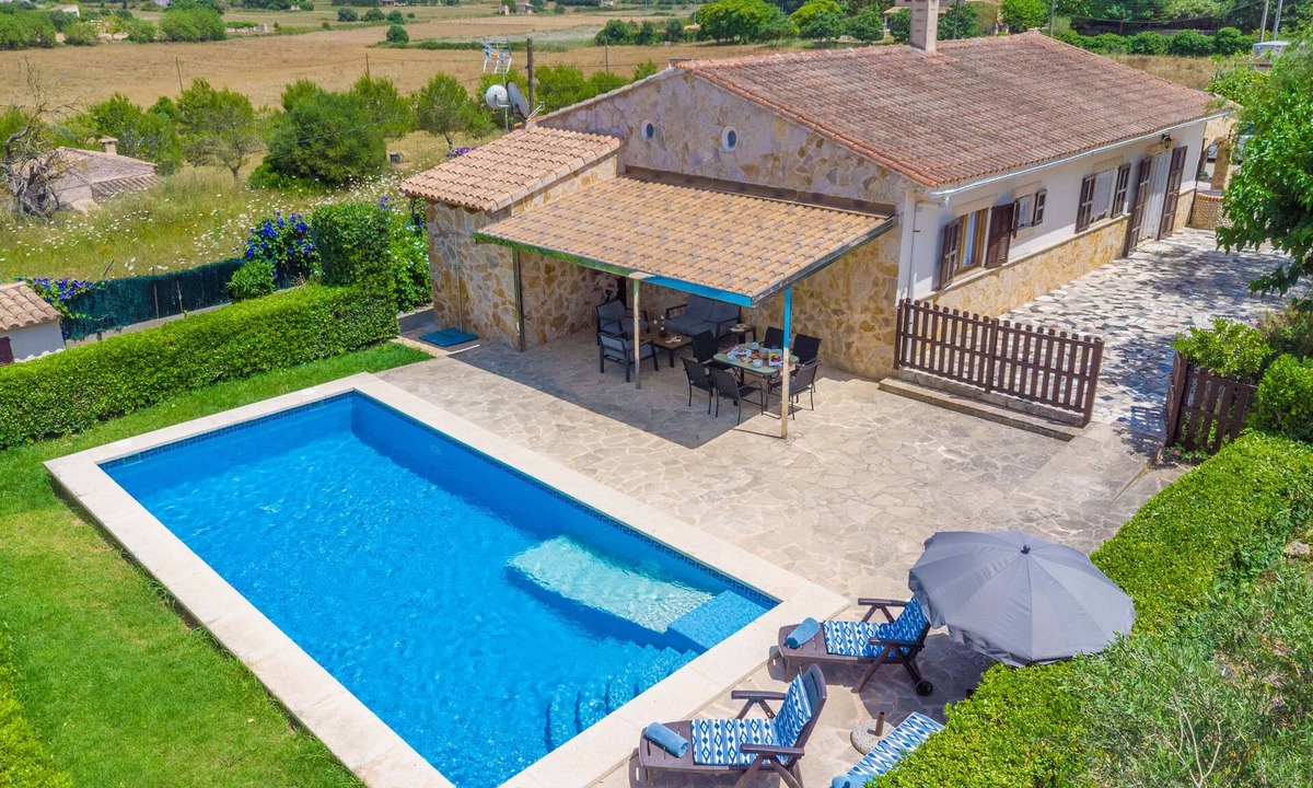 Manacor Villa | VILLA FERNANDO - Beautiful country house with private pool and garden. Free WiFi