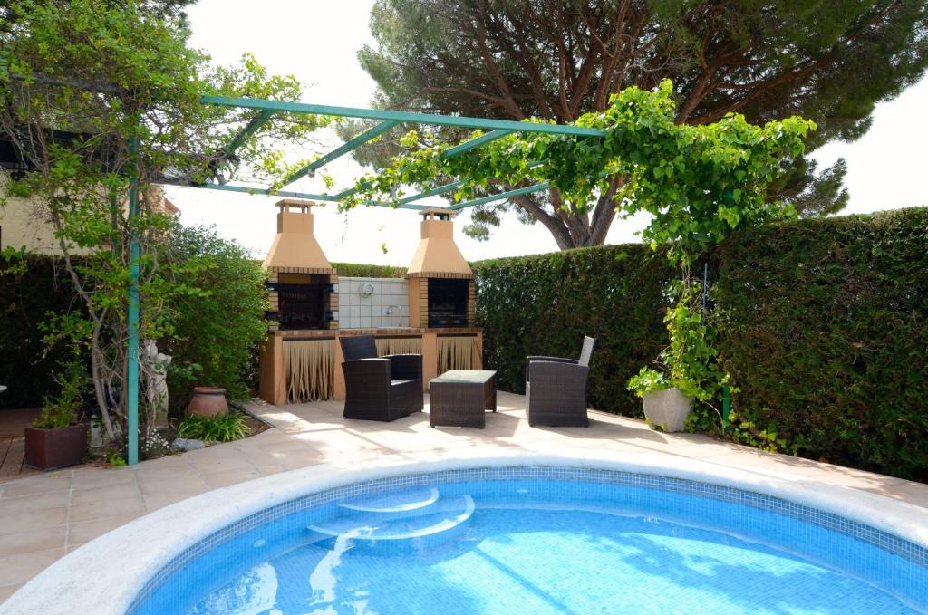 Torroella de Montgri Villa | VILLA FLOROSA