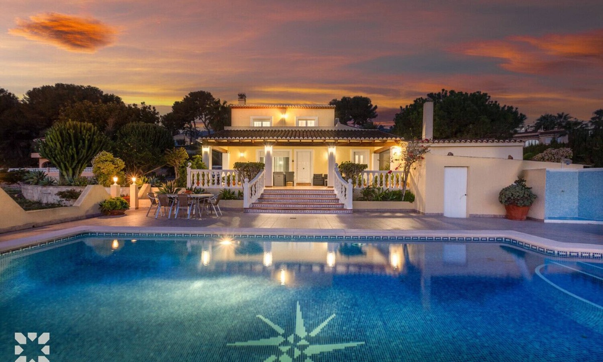 El Tesoro Villa | Villa GEMA by Abahana Villas