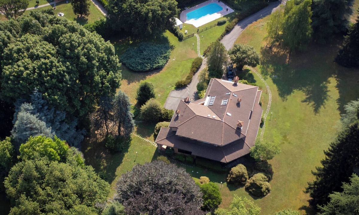 Dormelletto Villa | VILLA LA FORTEZZA