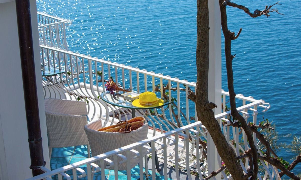 Arienzo Villa | Villa Le Sirene with Private Jacuzzi, Sea View