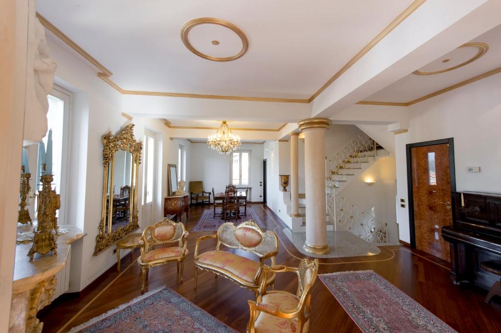 Lecco Bed & Breakfast | Villa Puccini Bed & Breakfast
