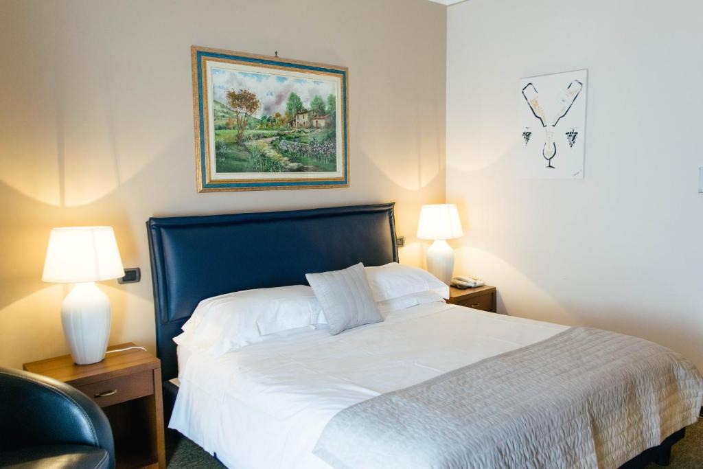 Cortemilia Hotel | Villa San Carlo