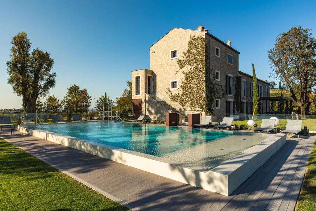 Castel San Pietro Terme Villa | Villa Tamburina by Palazzo di Varignana