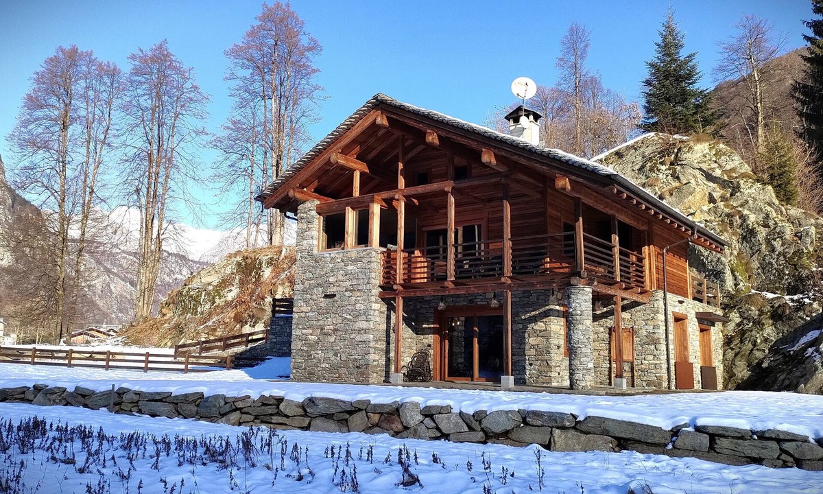 Piode Ski Chalet | Walser chalet with 3,000sqm garden property 15 minutes from Alagna