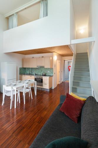 Crescenzago Apartment | White and Brown Exclusive Loft With Terrace - Free Parking - M2 station