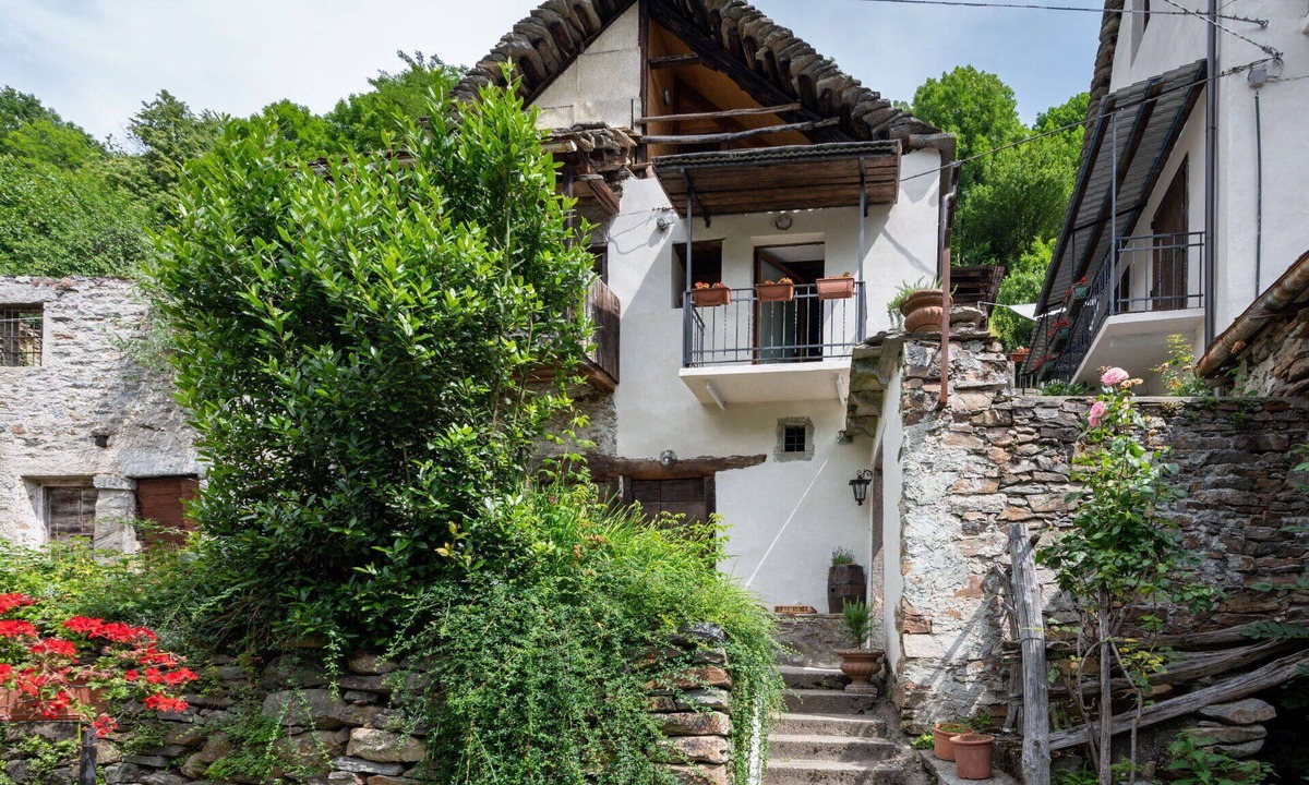 Bognanco House | Wonderful villa for 2 people with TV, terrace and pets allowed