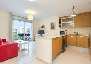 1st sea row apartment with solarium