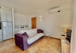 2. Apartment with incredible views of the Bay of Roses with community pool.