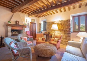 2 bedroom accommodation in Todi PG