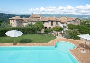 2 bedroom accommodation in Todi PG