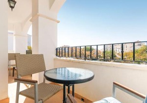 2 Bedroom Gorgeous Apartment In Sucina