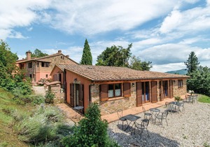 2 bedroom accommodation in Castiglione d.Lago PG